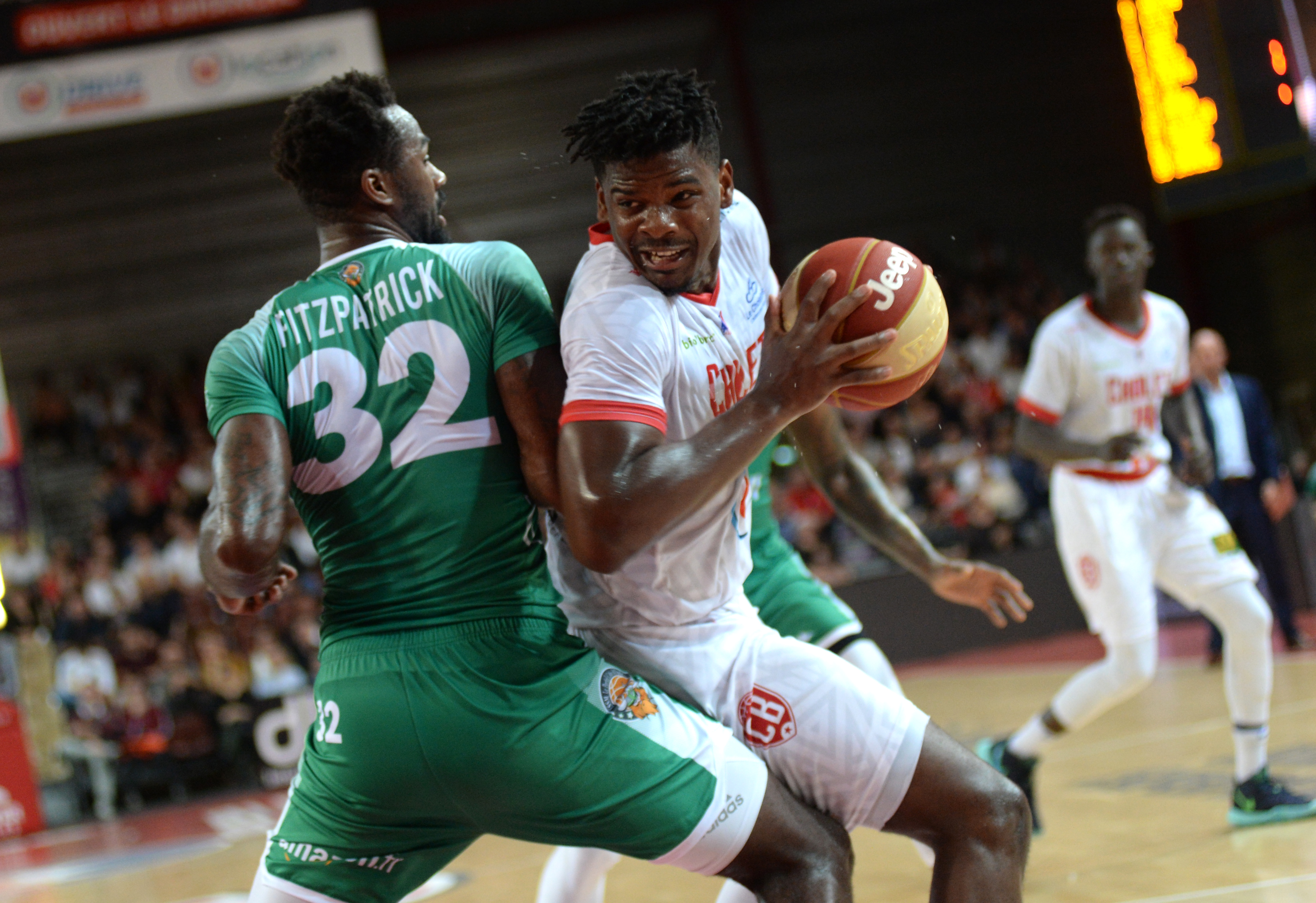 www.cholet-basket.com