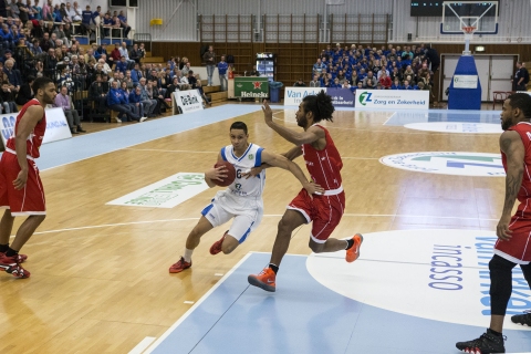 Leiden/Cholet Basket 11/12/2013