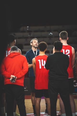 Entrainement avec Antoine Rigaudeau - LNB Légendes