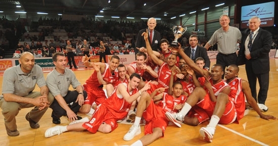equipe-espoirs-2008-2009-ch.jpg