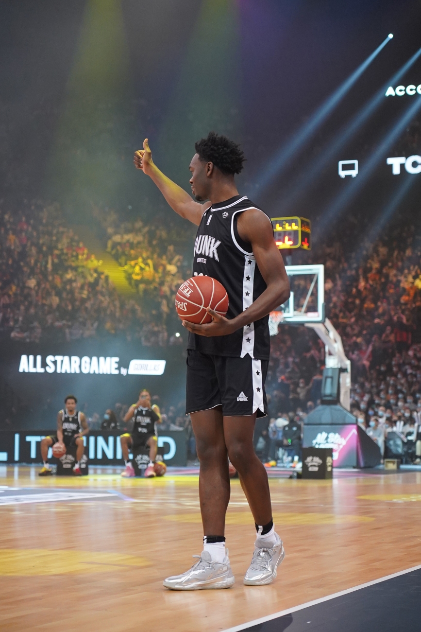 Yoan Makoundou TLC Dunk Contest Thumbnail