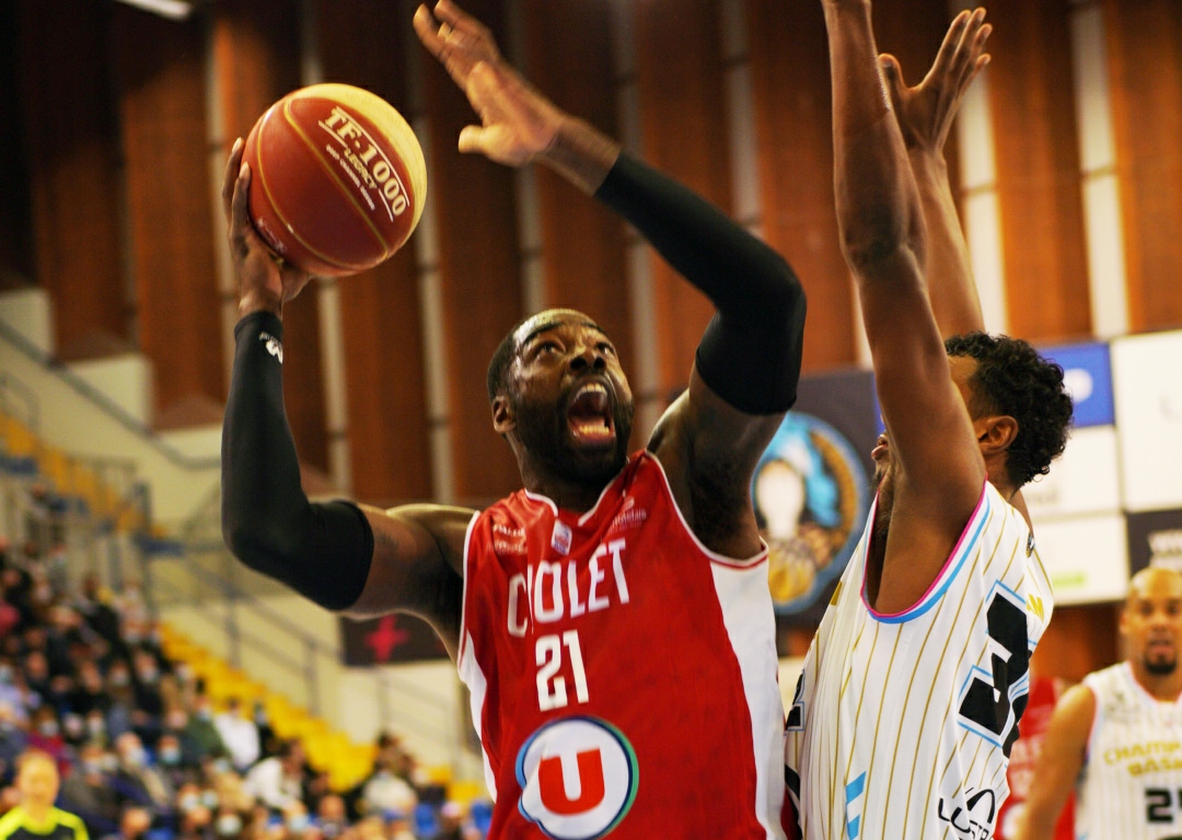 OD Anosike vs Châlons-Reims