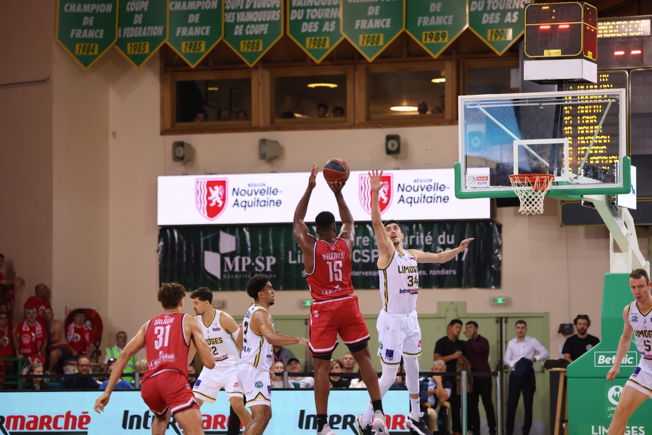 Emmanuel Nzekwesi vs Limoges 14-10-23