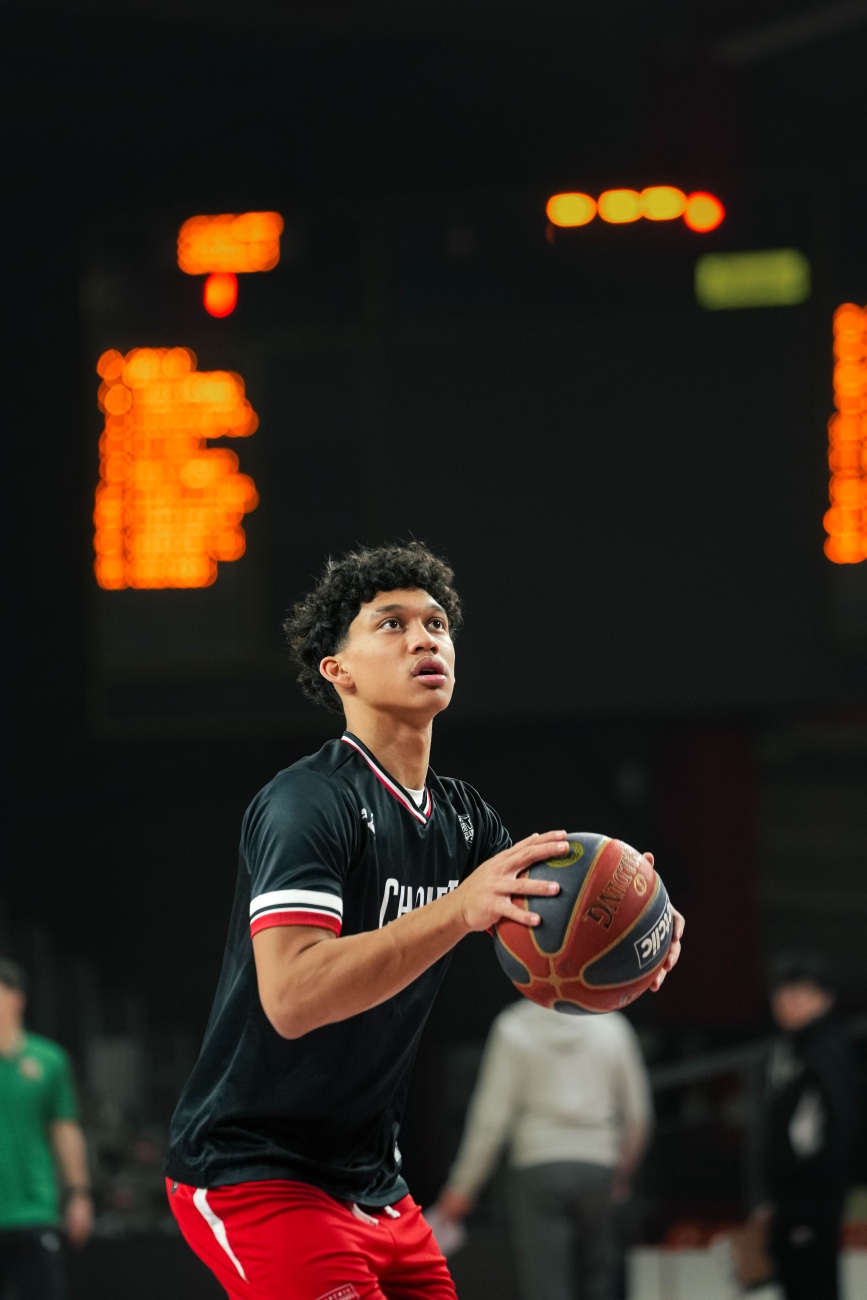 Aaron Towo-Nansi - ©revioo.mov