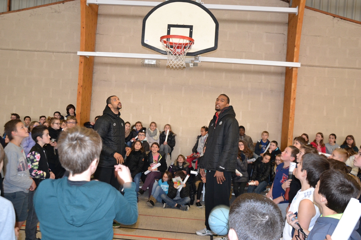 La minute de basket" au collège Colbert de Cholet 23-01-2015"