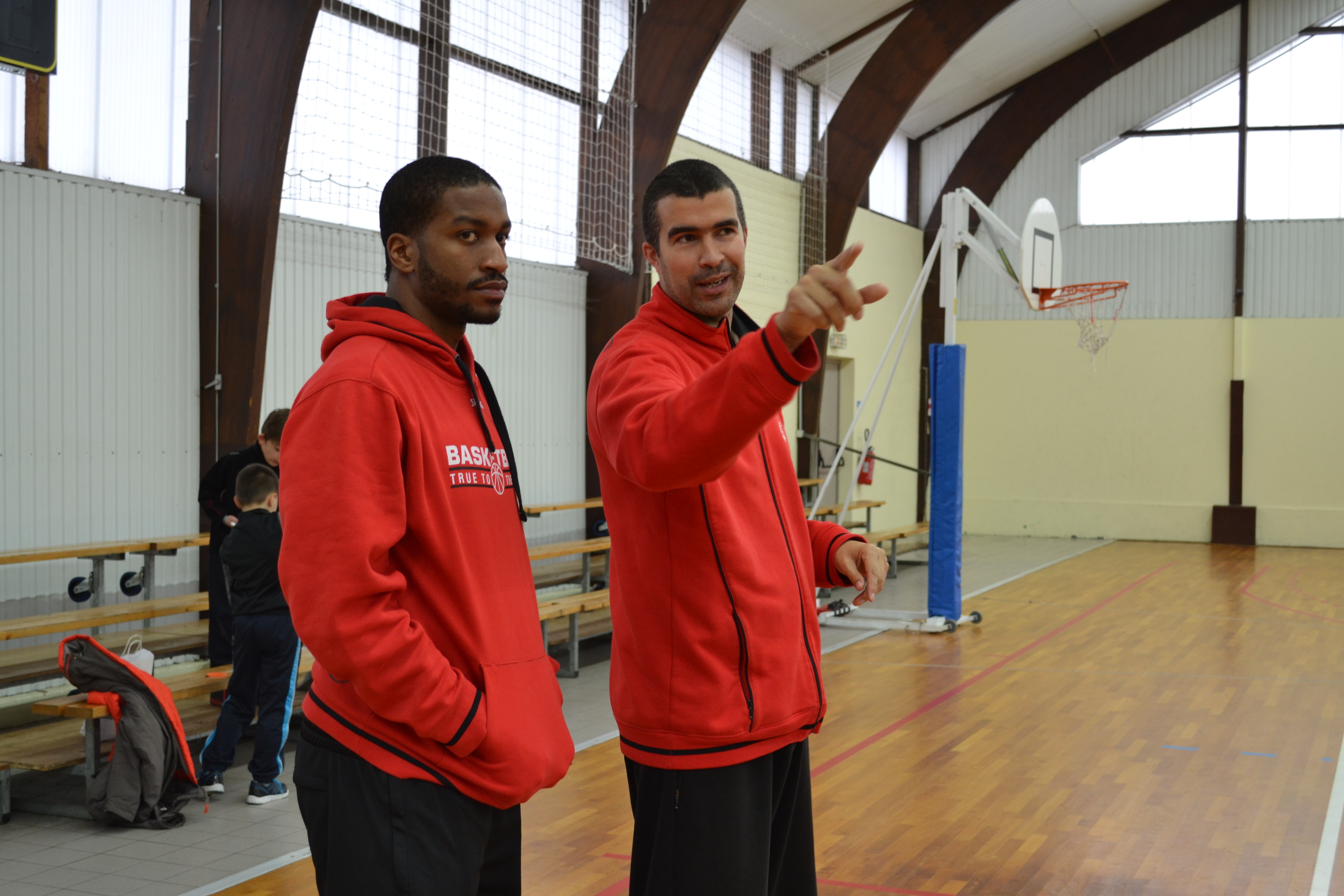 Anthony GOODS et Jérôme NAVIER à l'entraînement spécial Kinder de Trémentines le 18/12/15.