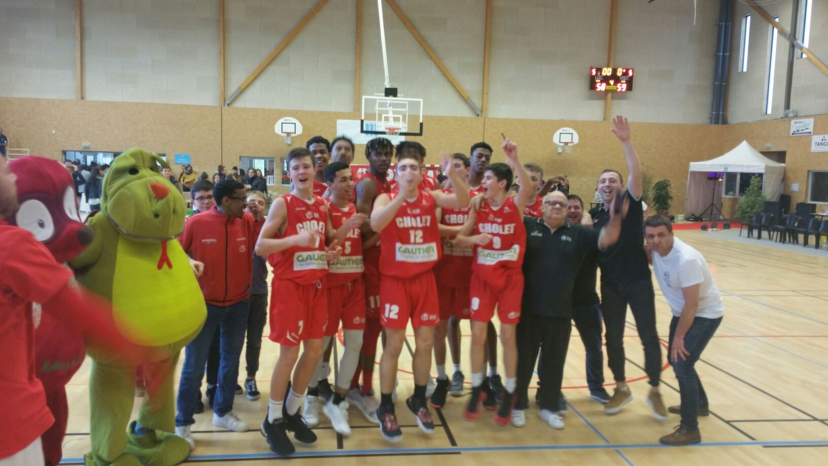 VICTOIRE DES U17 DE L'ACADEMIE GAUTIER CB 59-58 EN 1/2 FINALE DE COUPE DE FRANCE CONTRE LE BCM GRAVELINES 