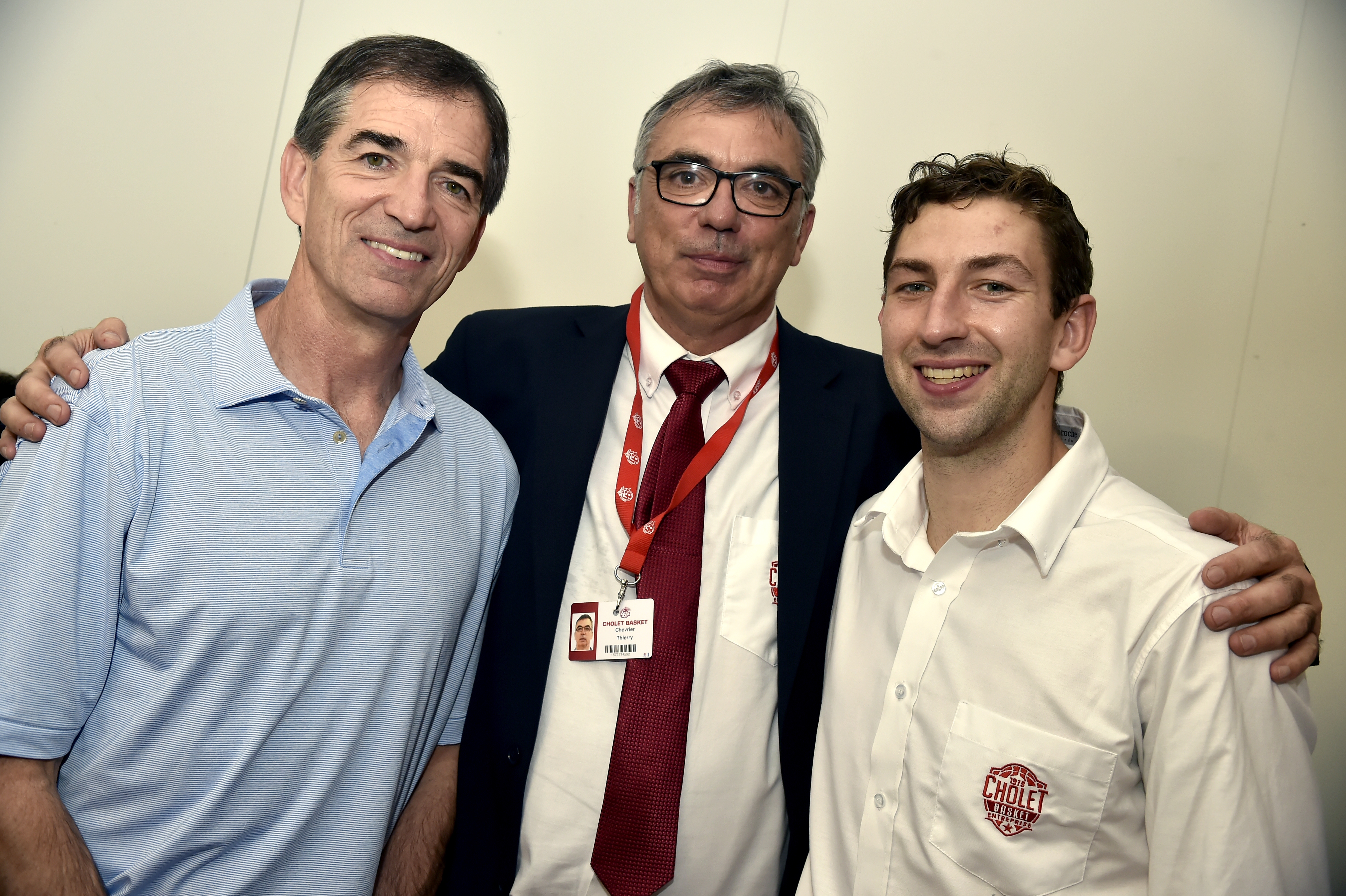 Thierry Chevrier avec John et Michael Stockton ®Etienne Lizambard