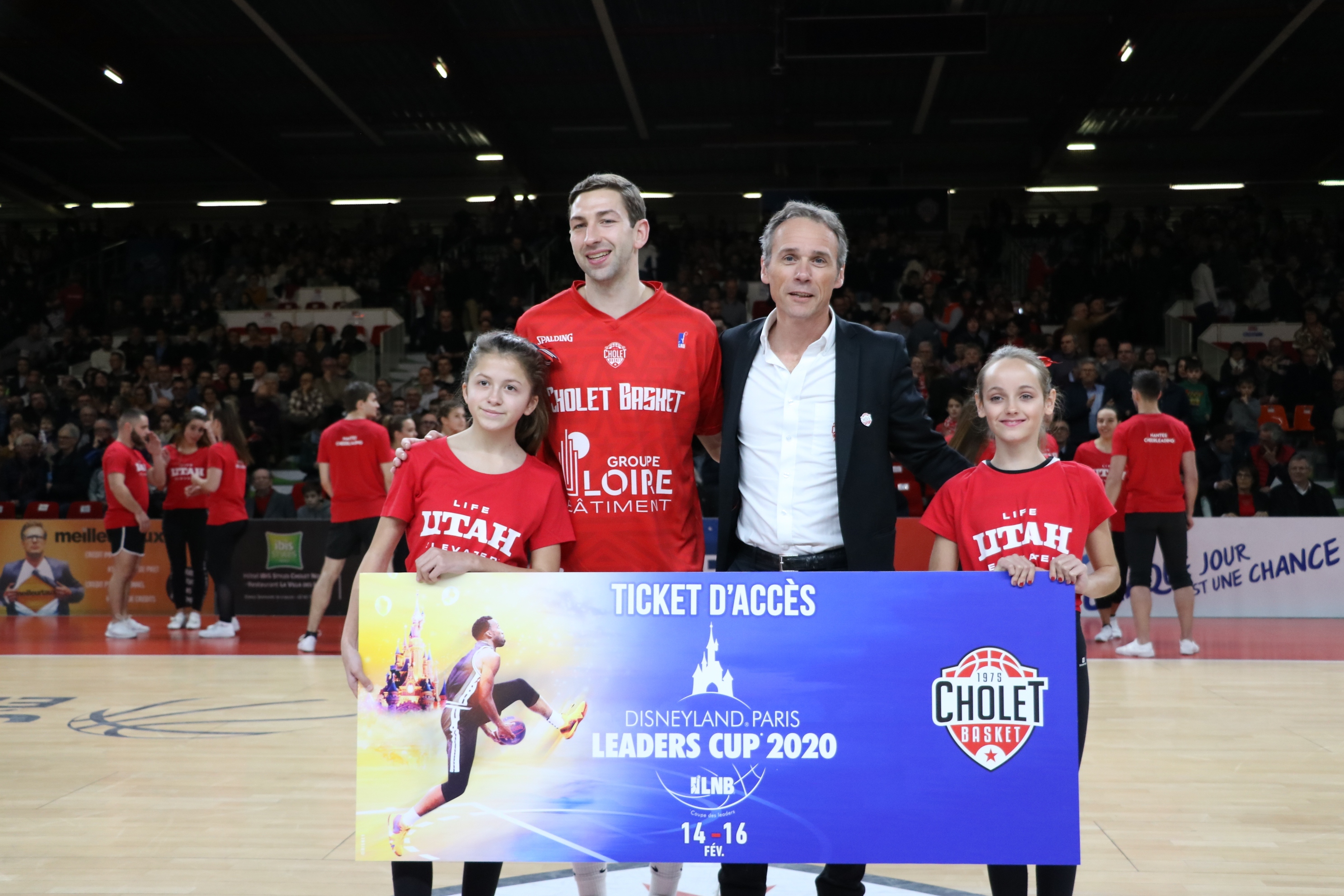 Remise du billet pour la participation à la Leader's Cup vs Gravelines