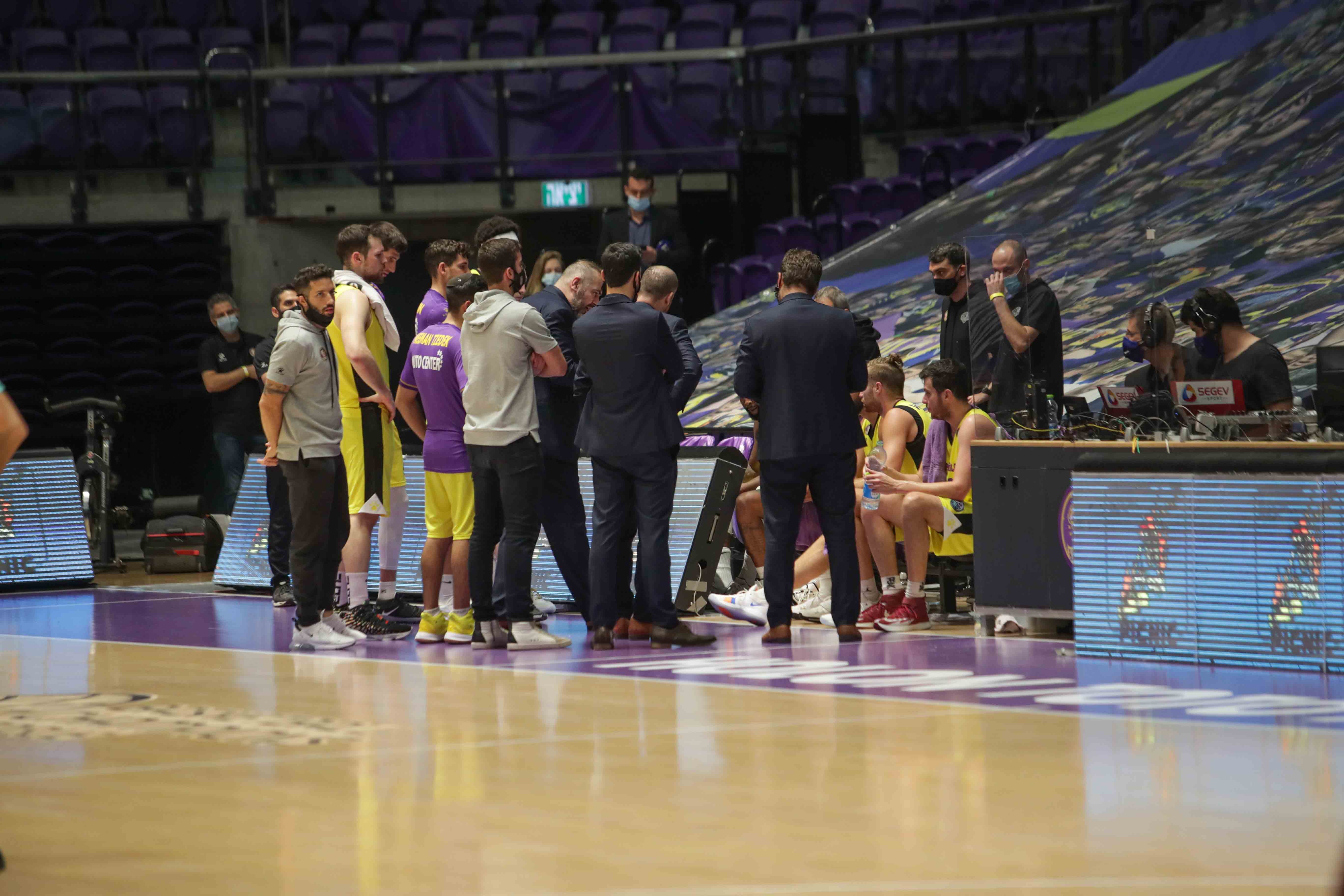 HAPOEL HOLON VS CHOLET BASKET (10-11-20)