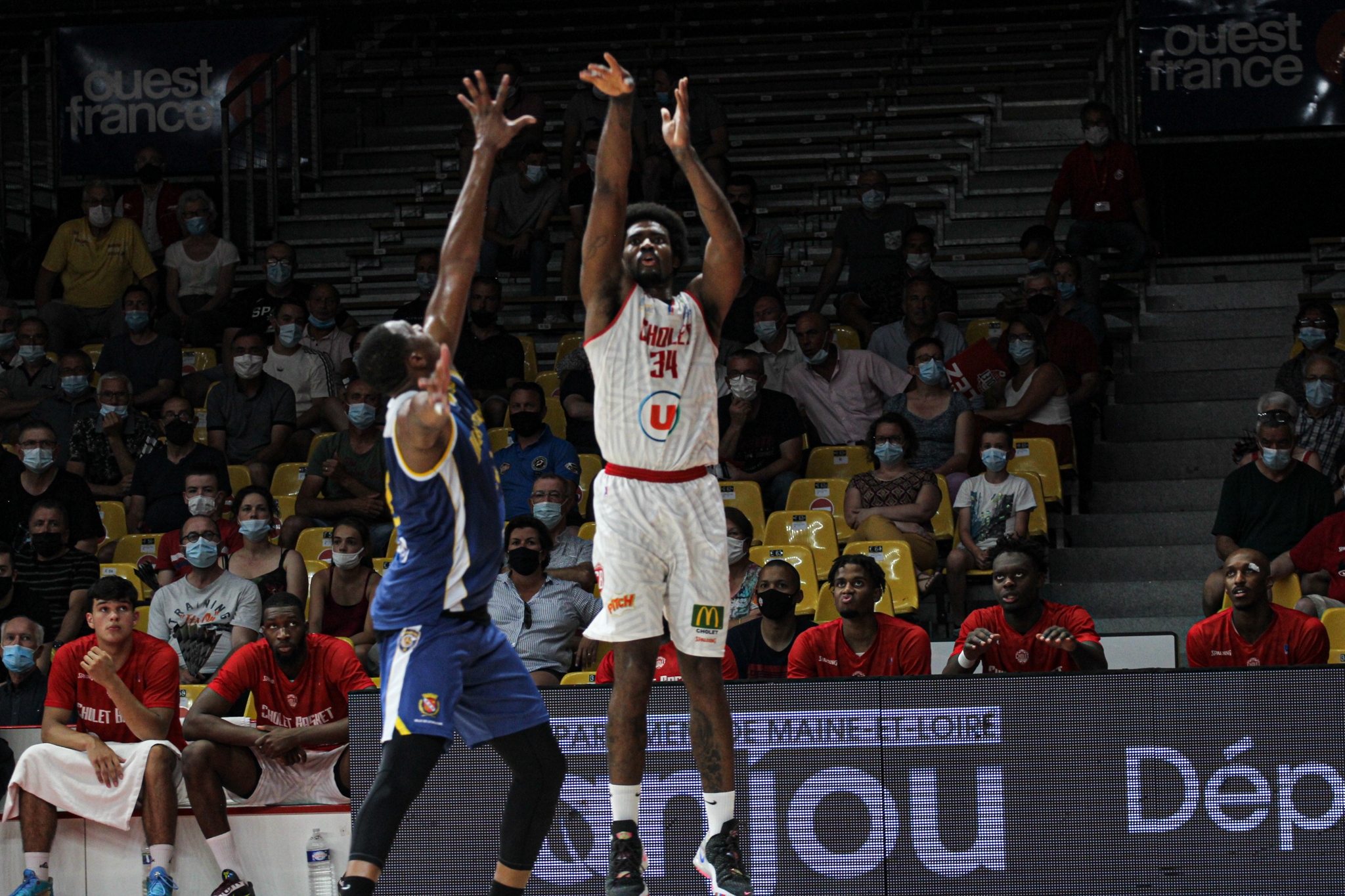 Aaron JONES VS BOULOGNE-LEVALLOIS METROPOLITAINS