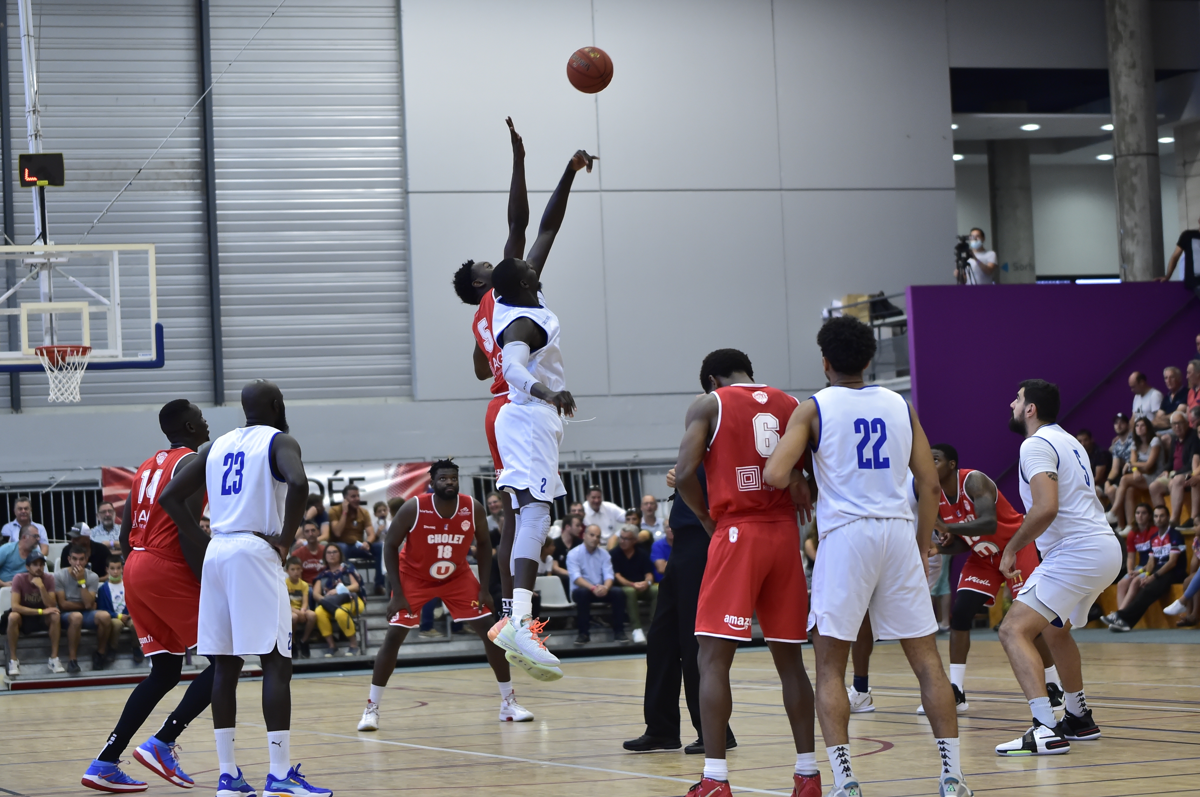 Peter Jok, Yoan Makoundou, Nianta Diarra, Darrin Govens et Dominic Artis - ©Etienne Lizambard