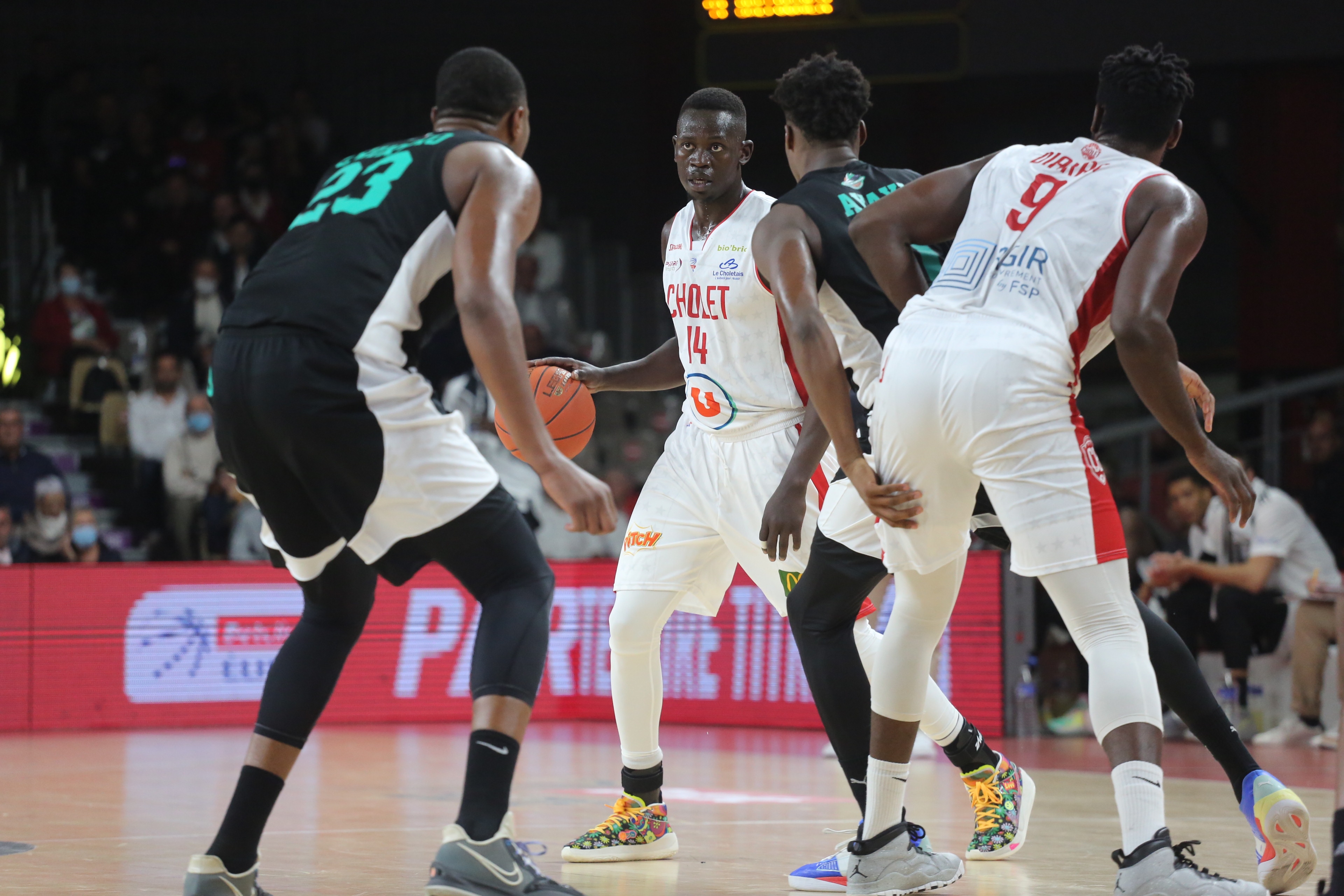 Peter Jok et Nianta Diarra vs Pau-Lacq-Orthez (05/10/2021)