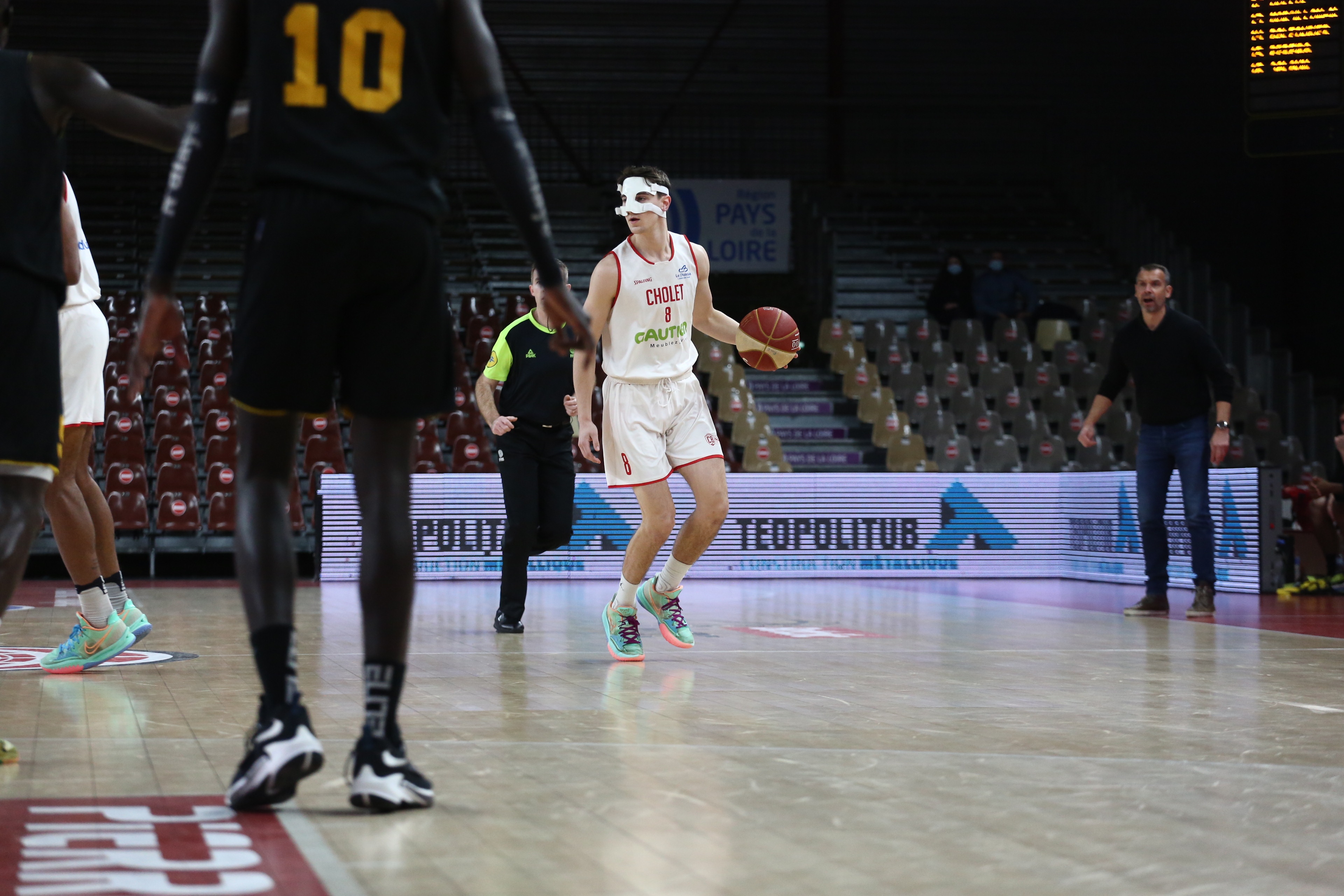 Thomas Llaury vs Fos Provence Basket (18/12/2021)