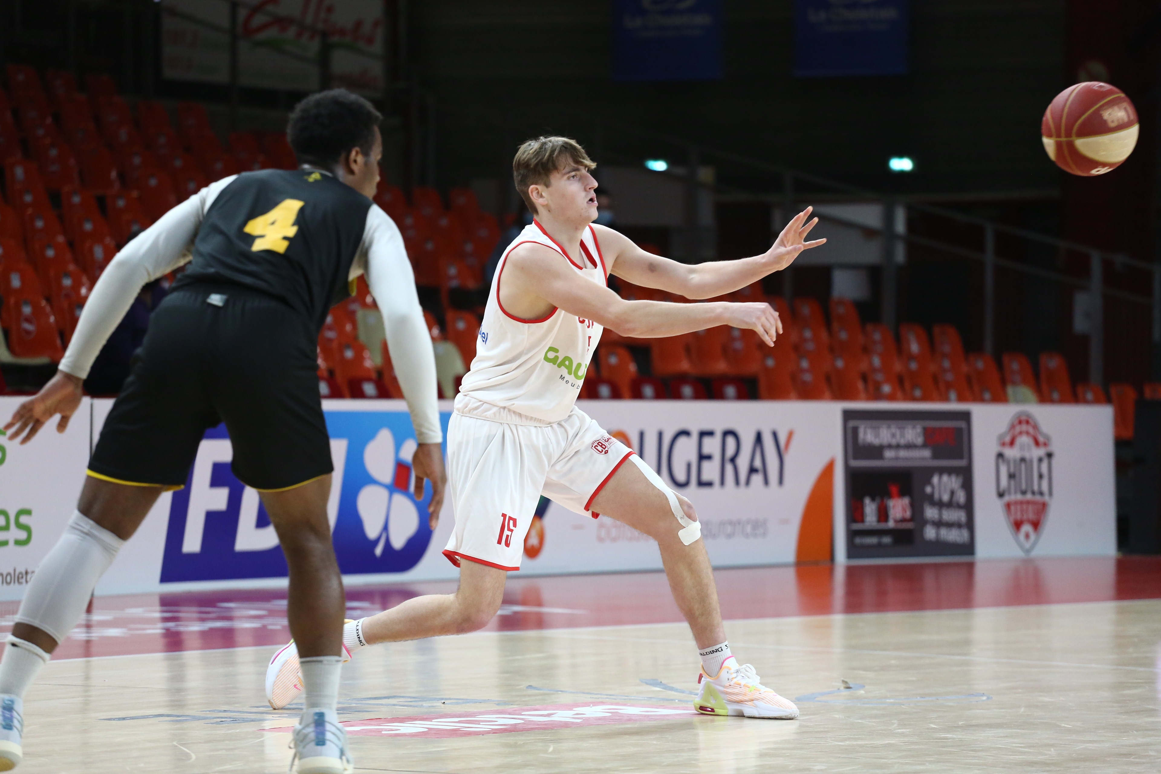 Adrien Pereira vs Fos Provence Basket (18/12/2021)