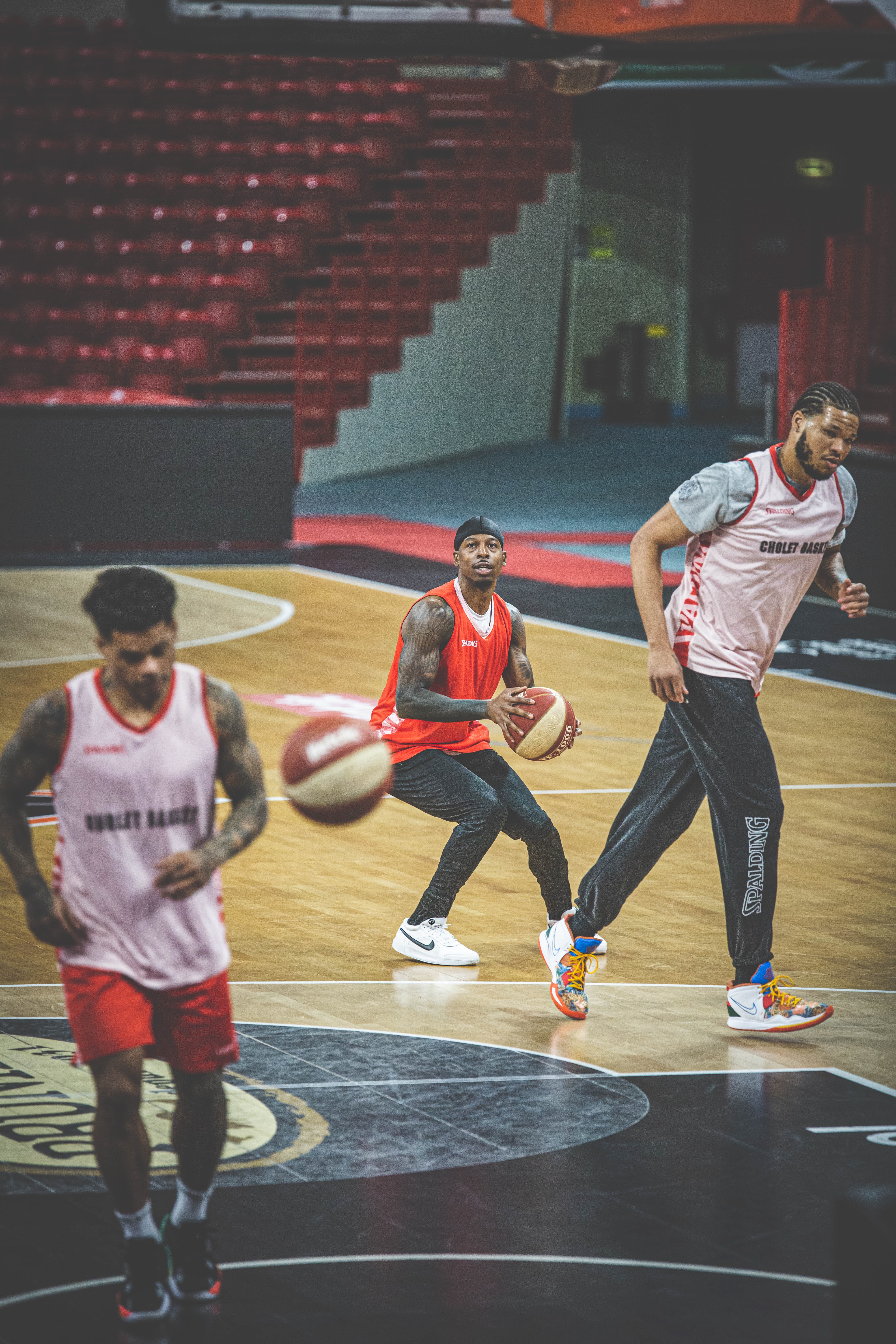 Darrin Govens, T.J Campbell, Kennedy Meeks - ©Ball Trotter