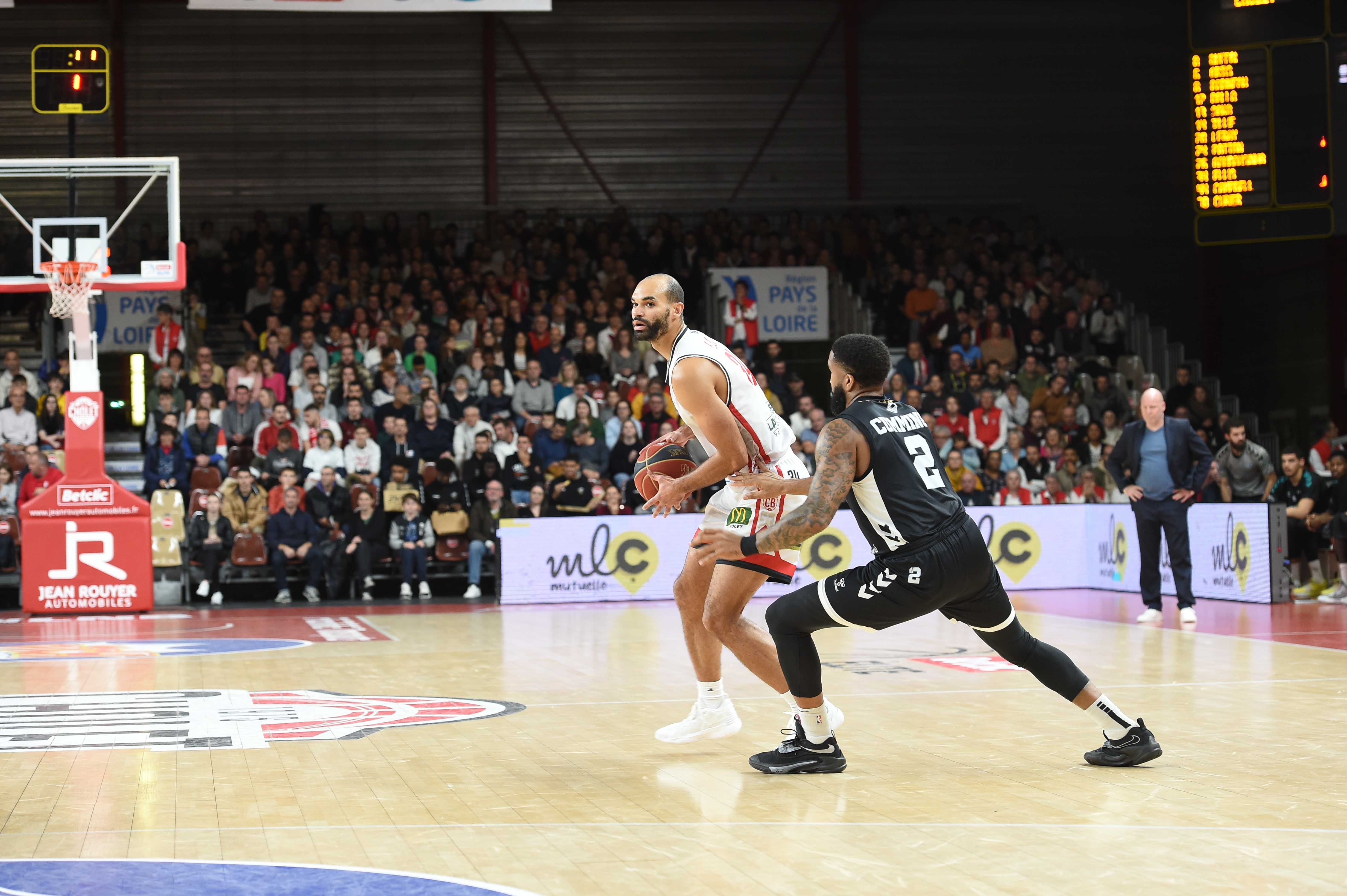 Perry Ellis vs Pau-Lacq-Orthez (05-11-22)