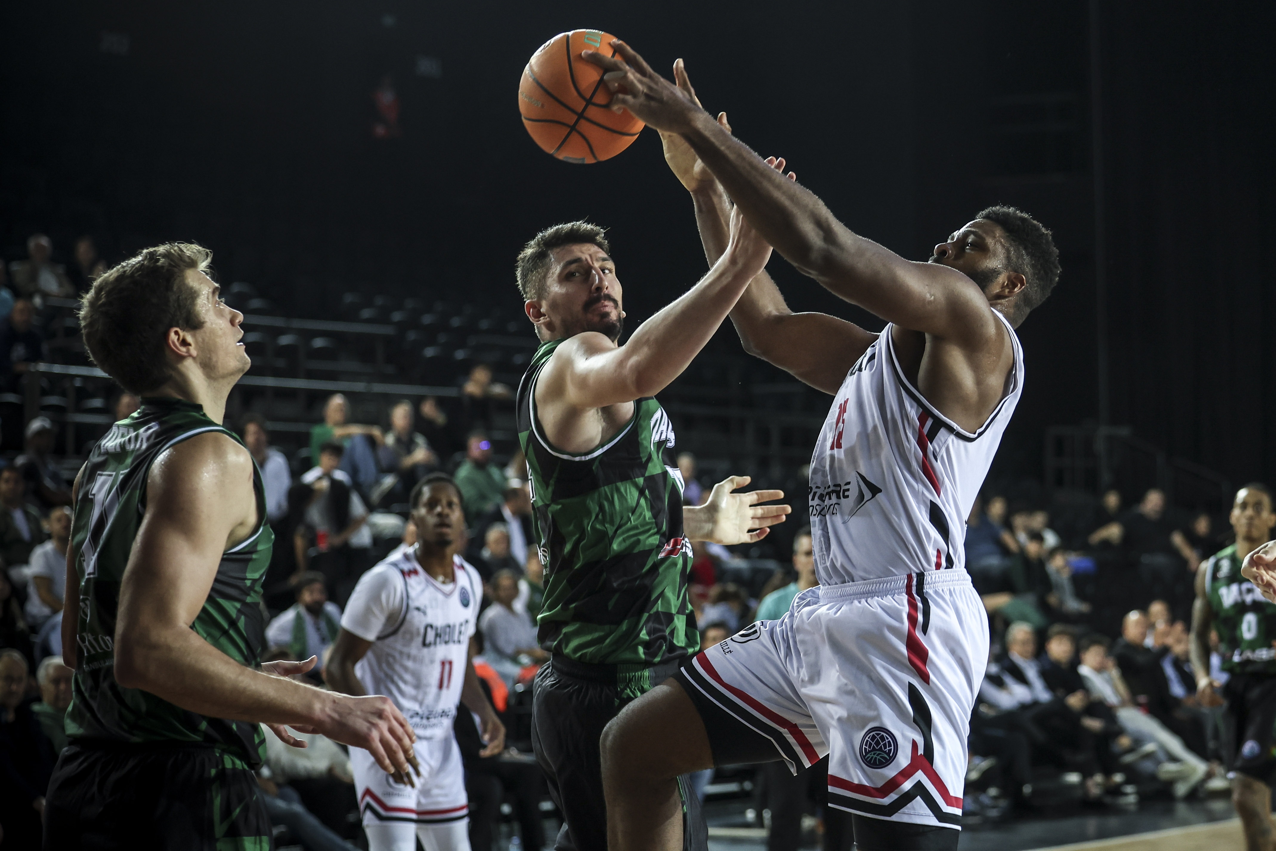 Emmanuel Nzekwesi ©Basketball Champions League 