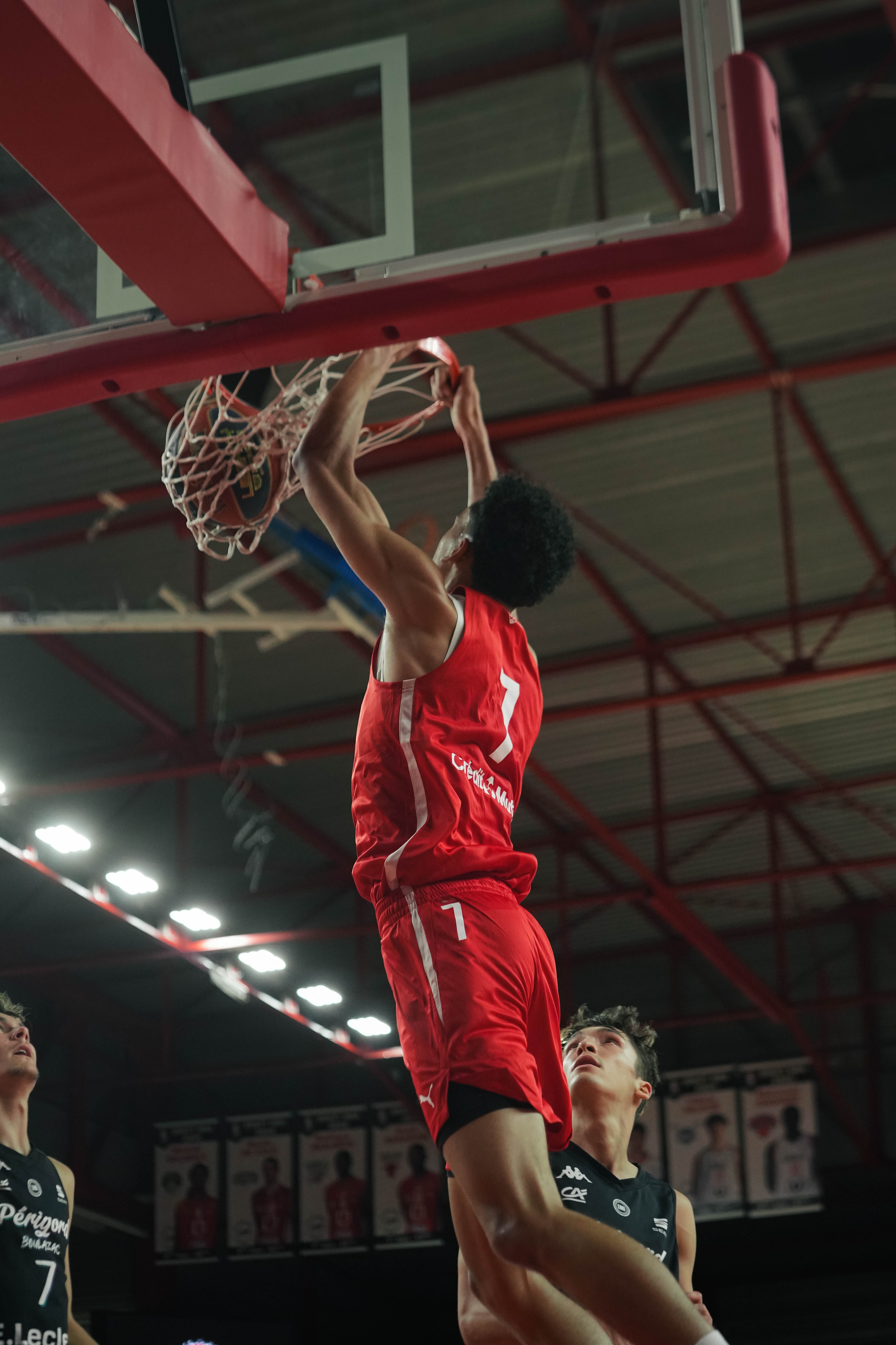 Erwan NTSANTSO DJONI - ©revioo.mov