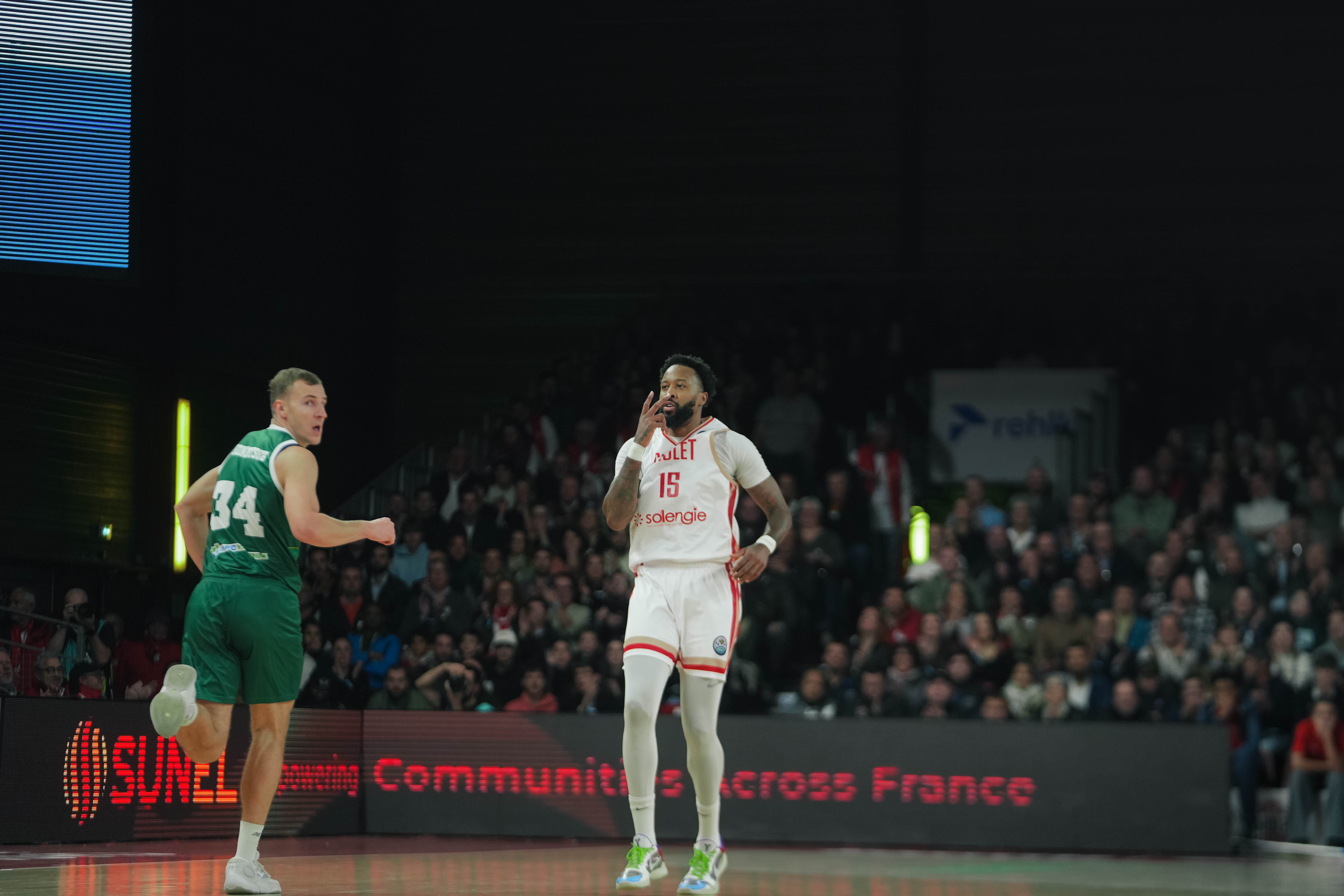 Isaiah MILES ©revioo.mov