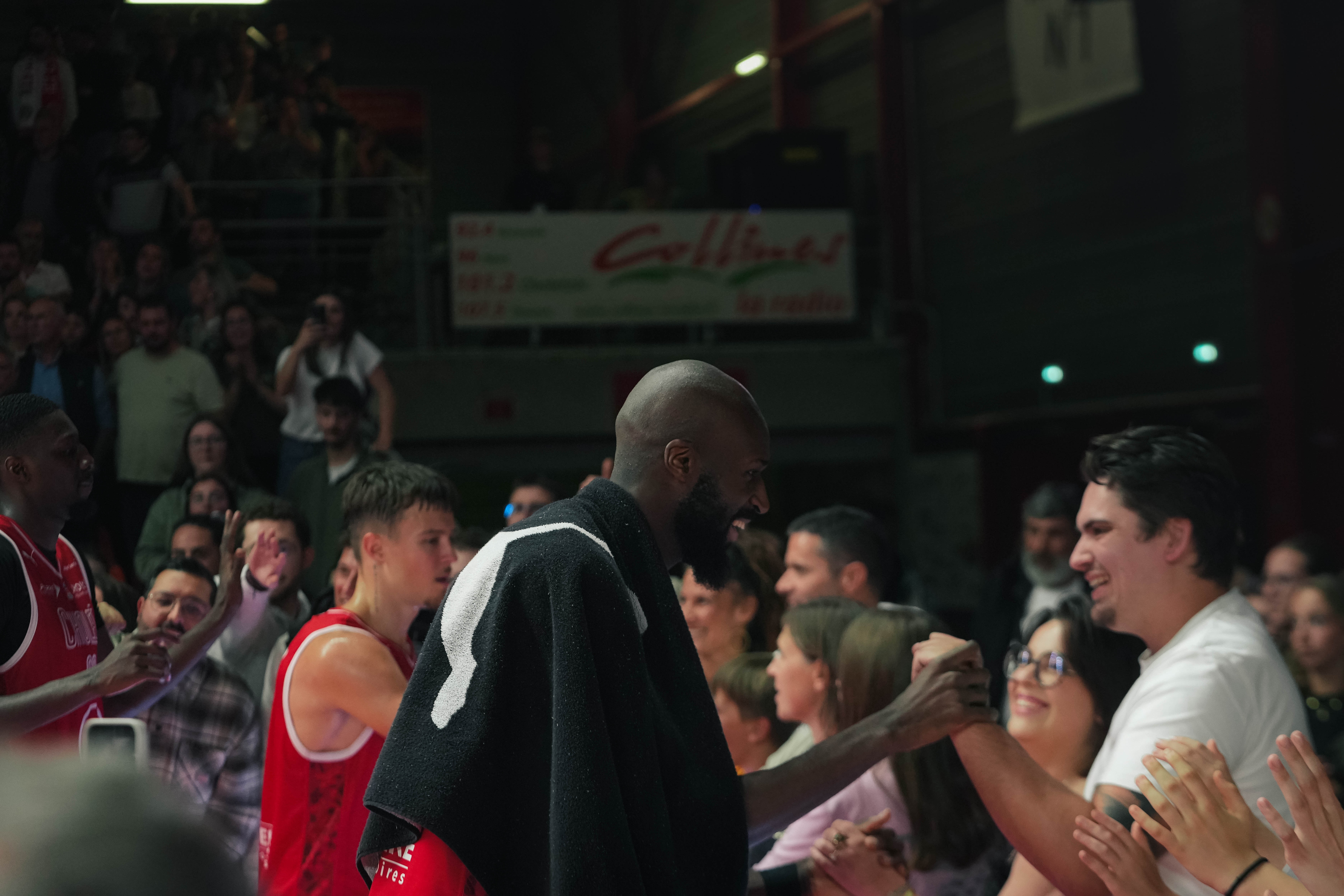 Digué Diawara retrouve le gagnant de Box-to-box après le match ©revioo.mov