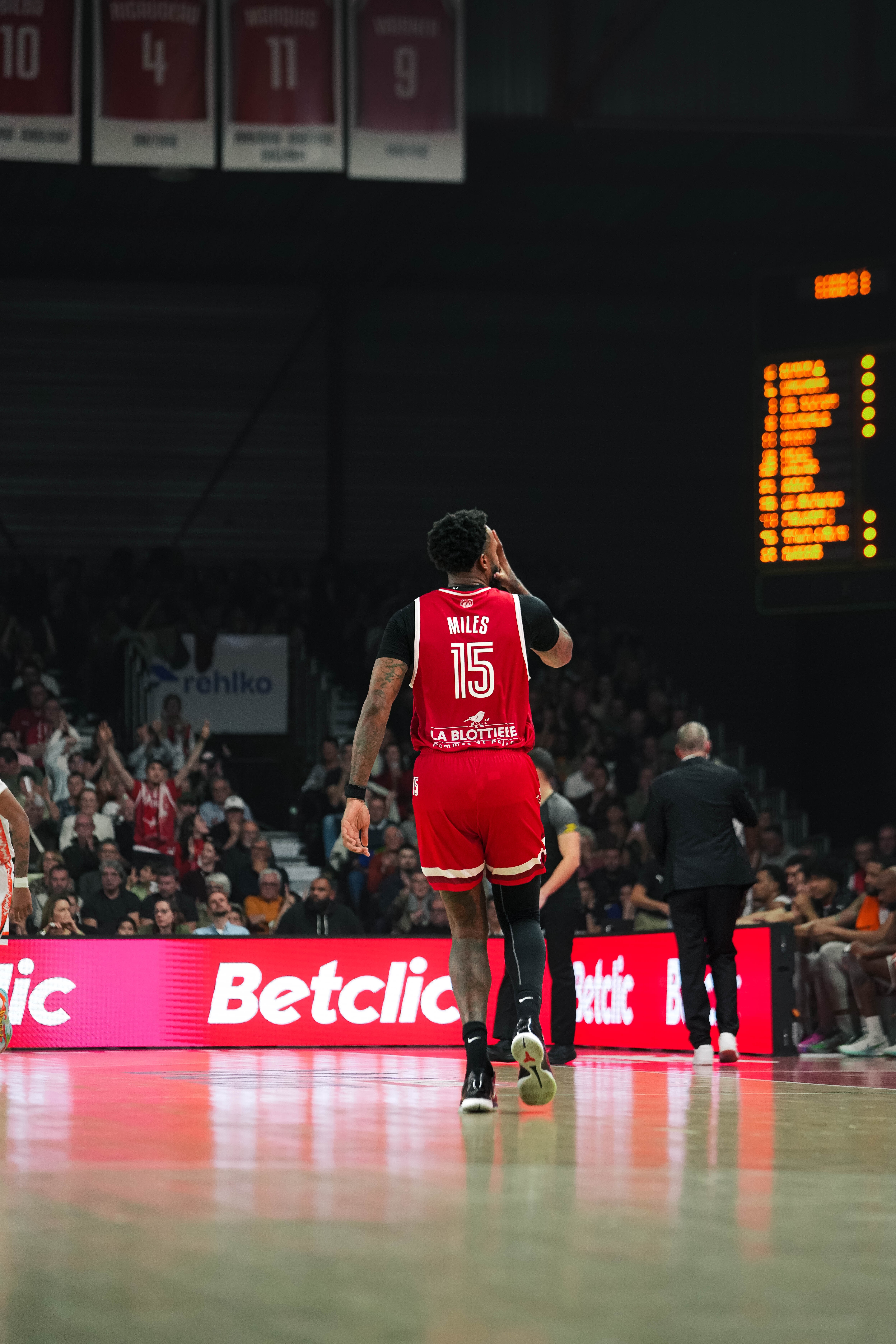 Isaiah Miles ©revioo.mov