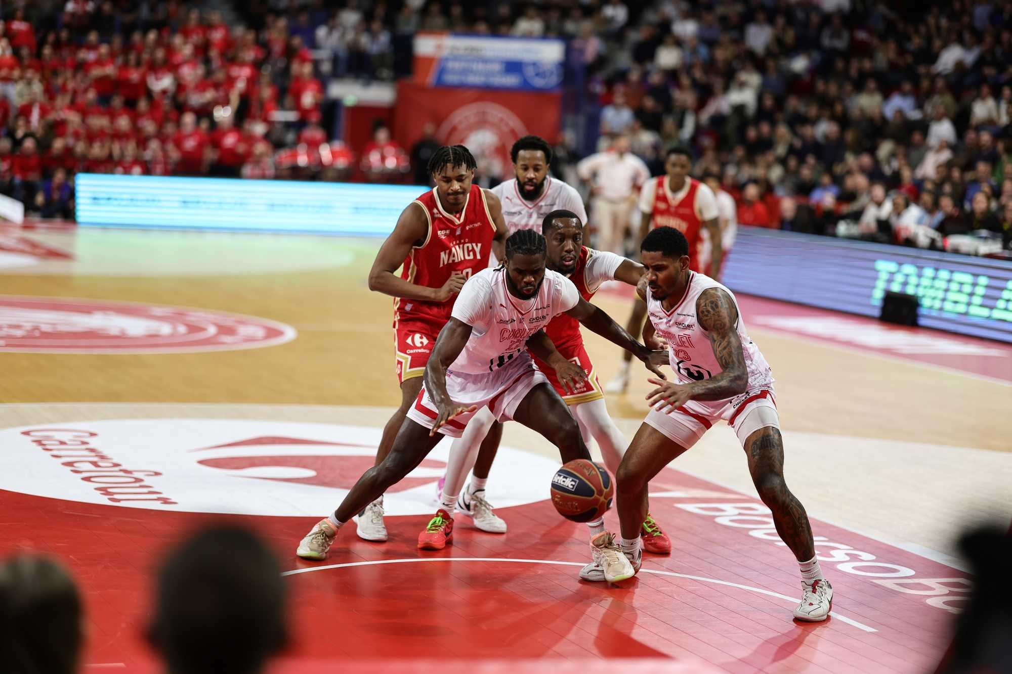 Qudus Wahab et Chibuzo Agbo ©Loïc Wacziak