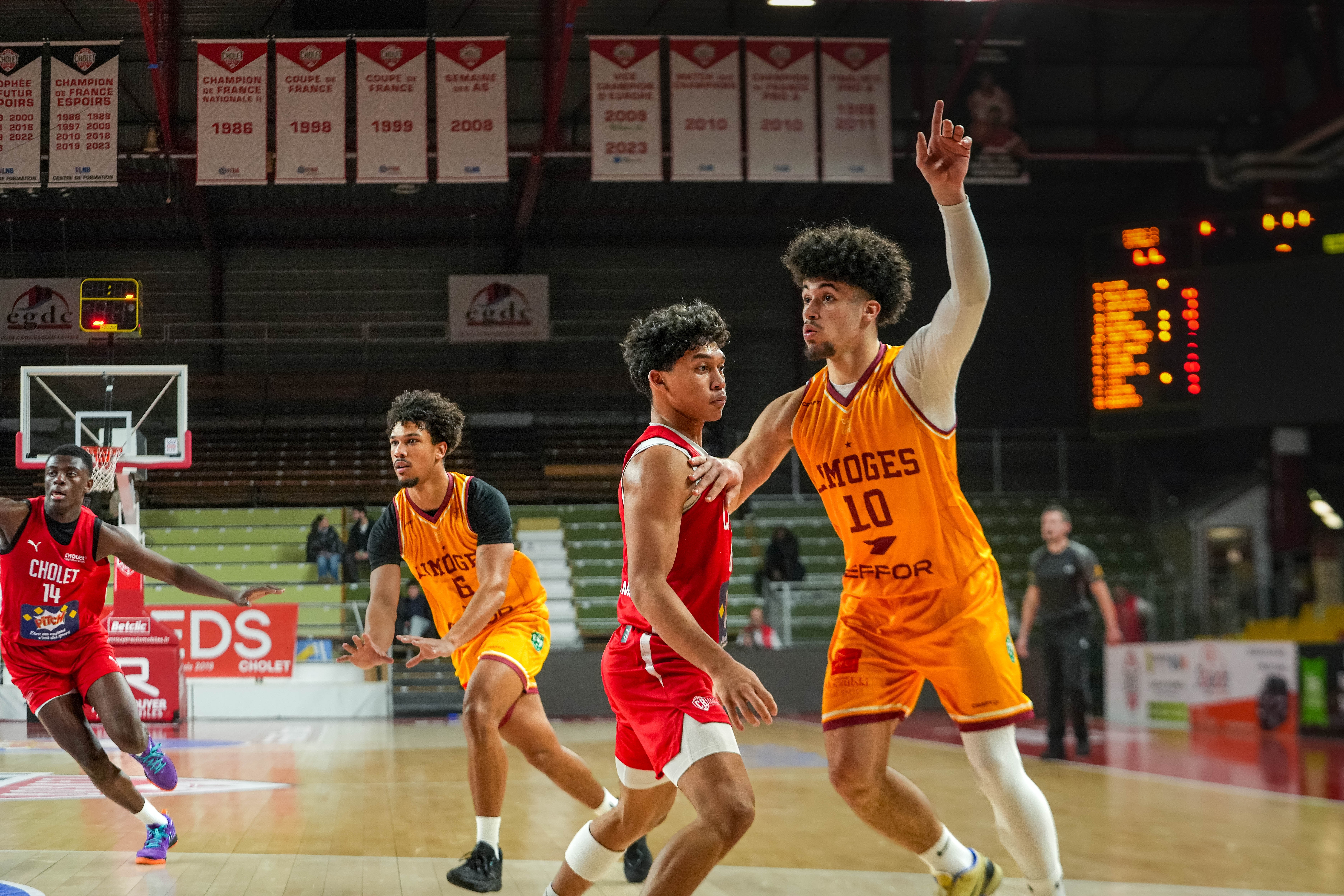 Aaron TOWO-NANSI ©revioo.mov