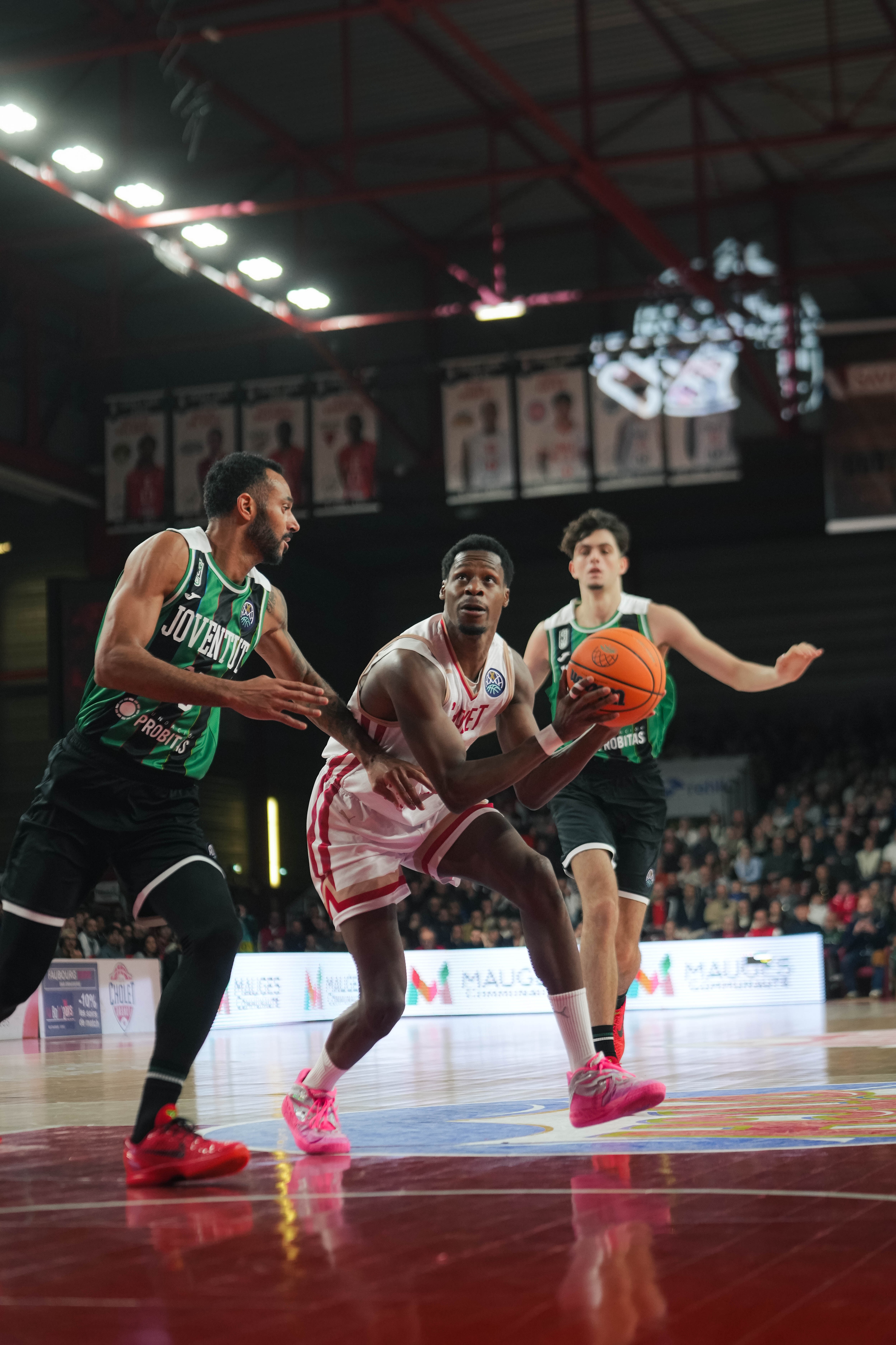 GERALD AYAYI - @revioo.mov