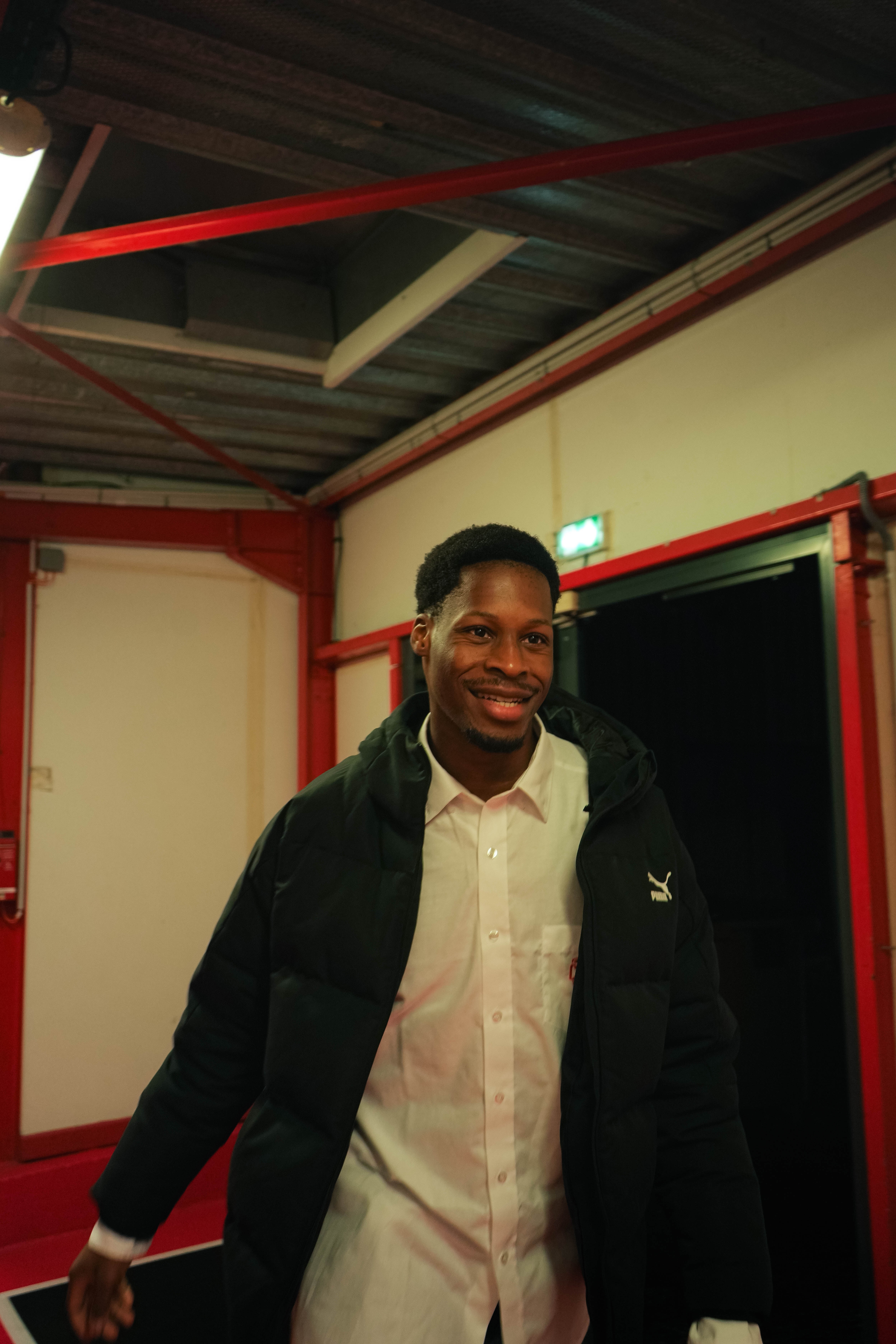 Gérald Ayayi - @revioo.mov