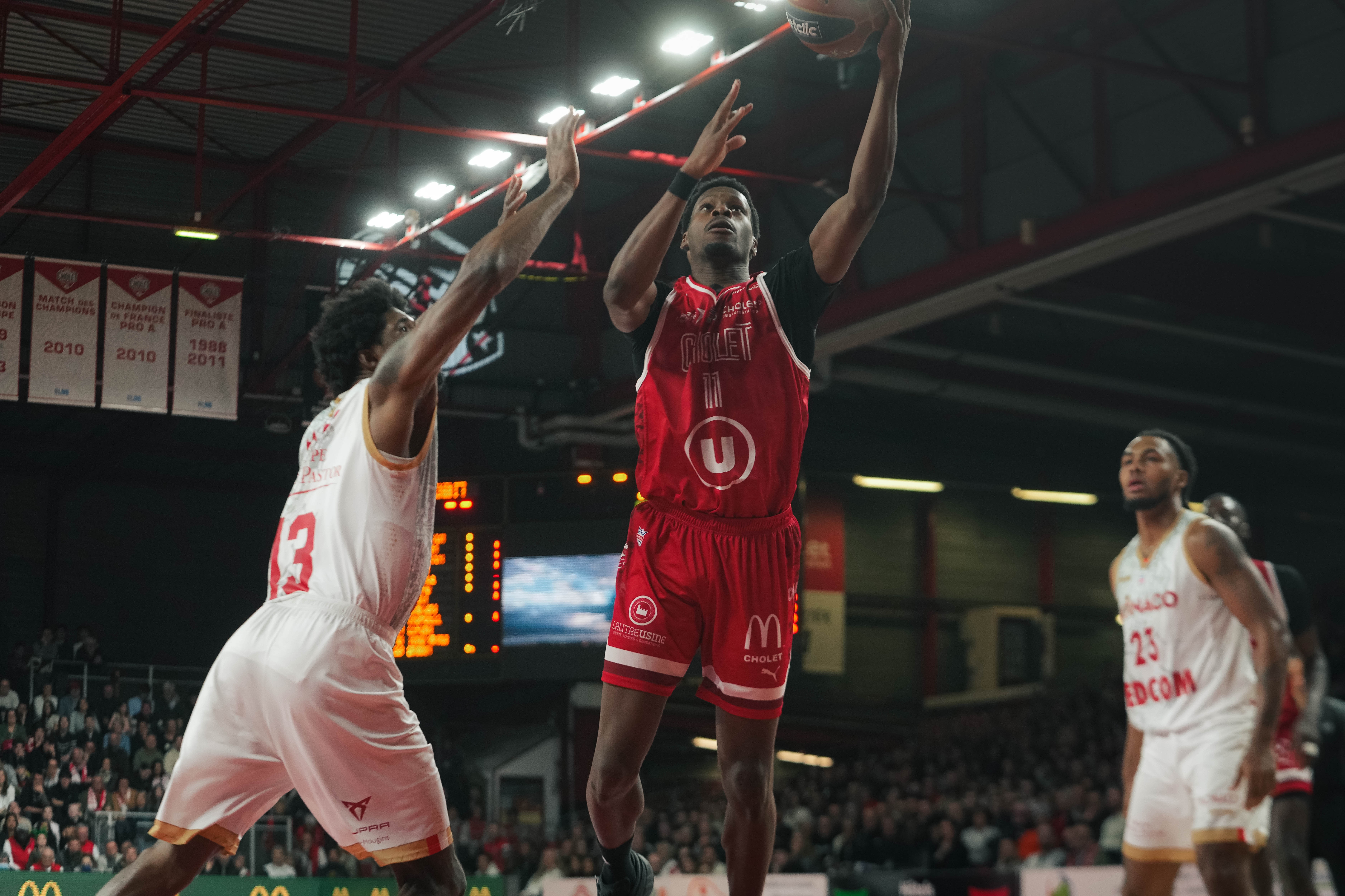 Gérald Ayayi - @revioo.mov