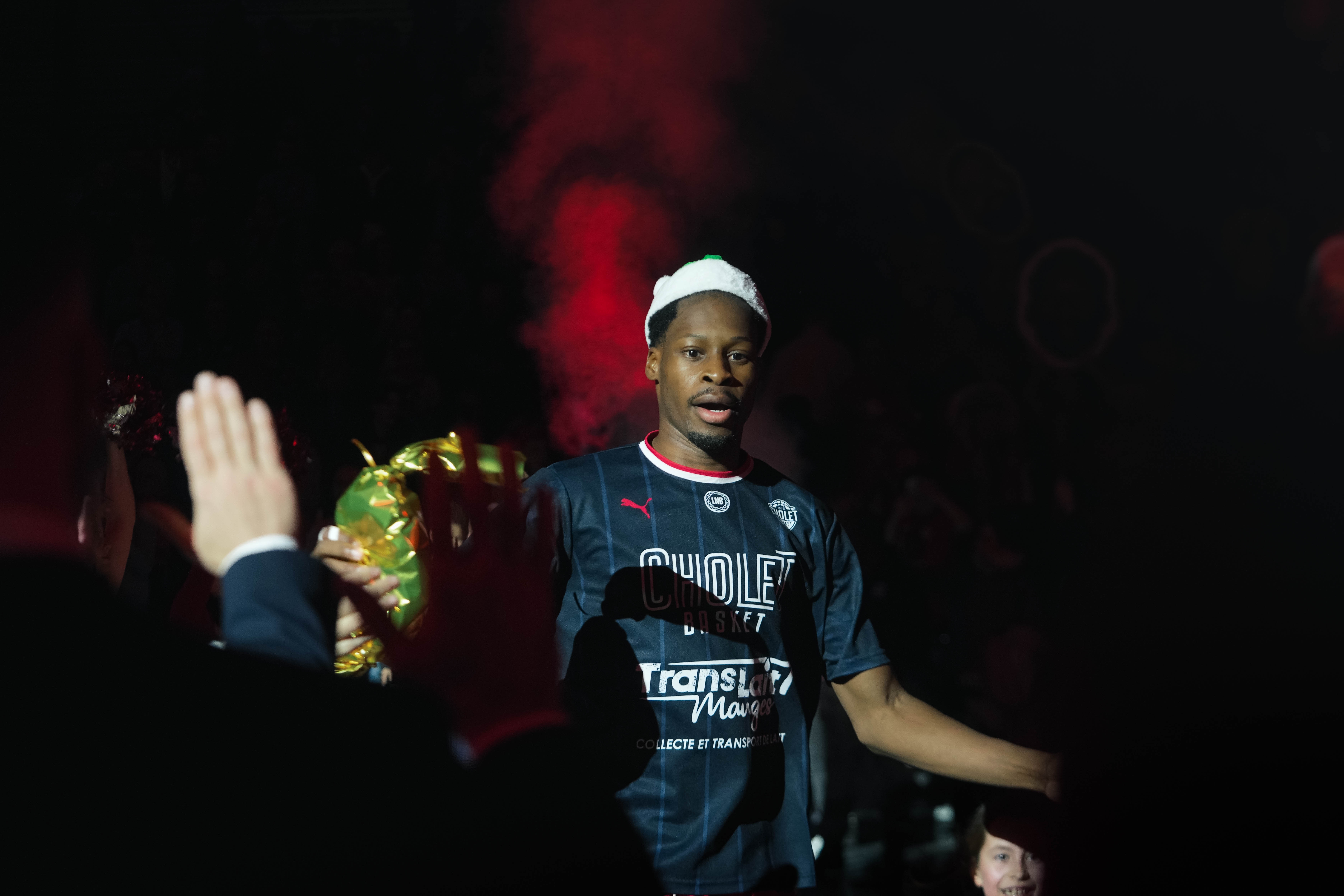 Gérald Ayayi - @revioo.mov