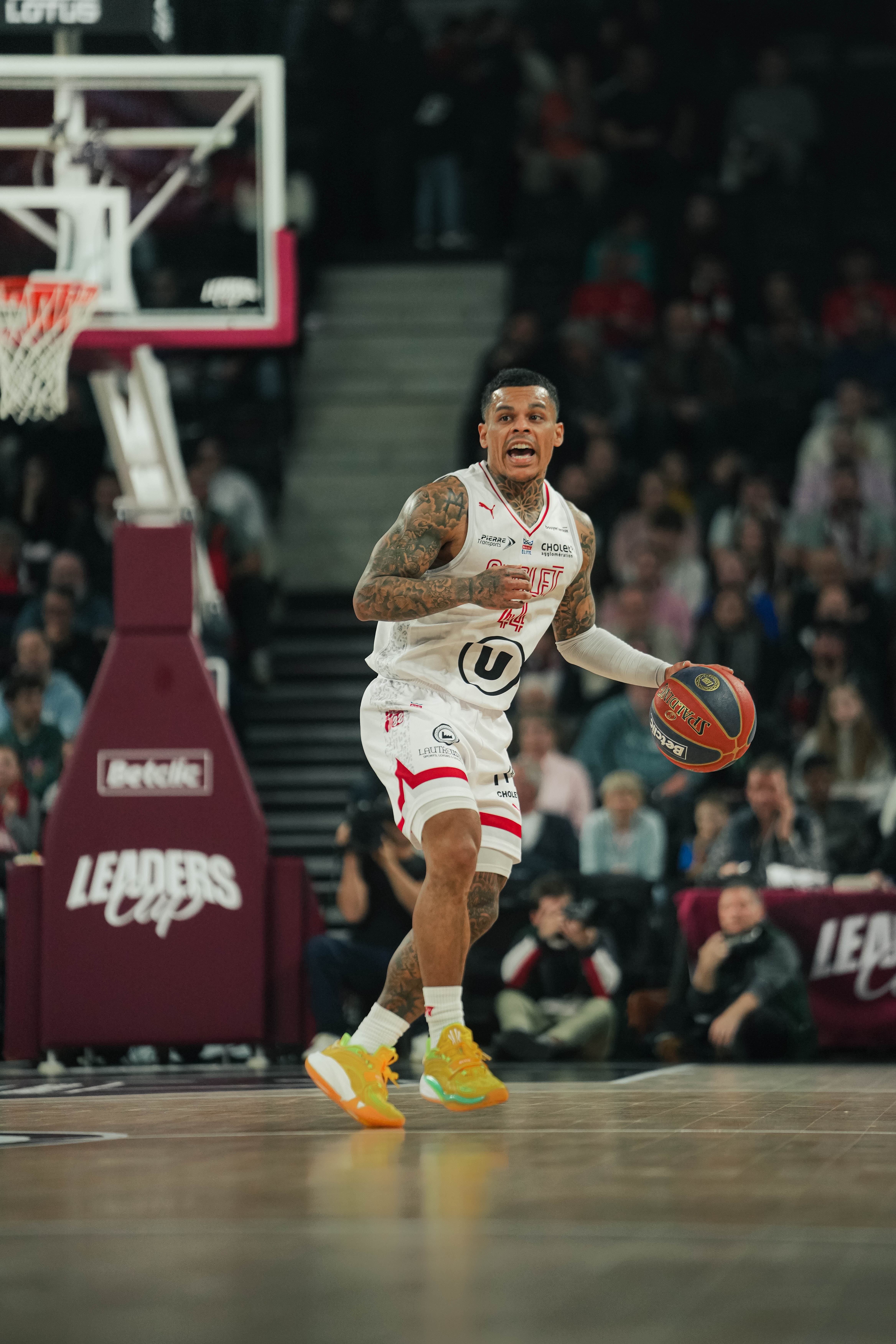 T.J Campbell - ©revioo.mov