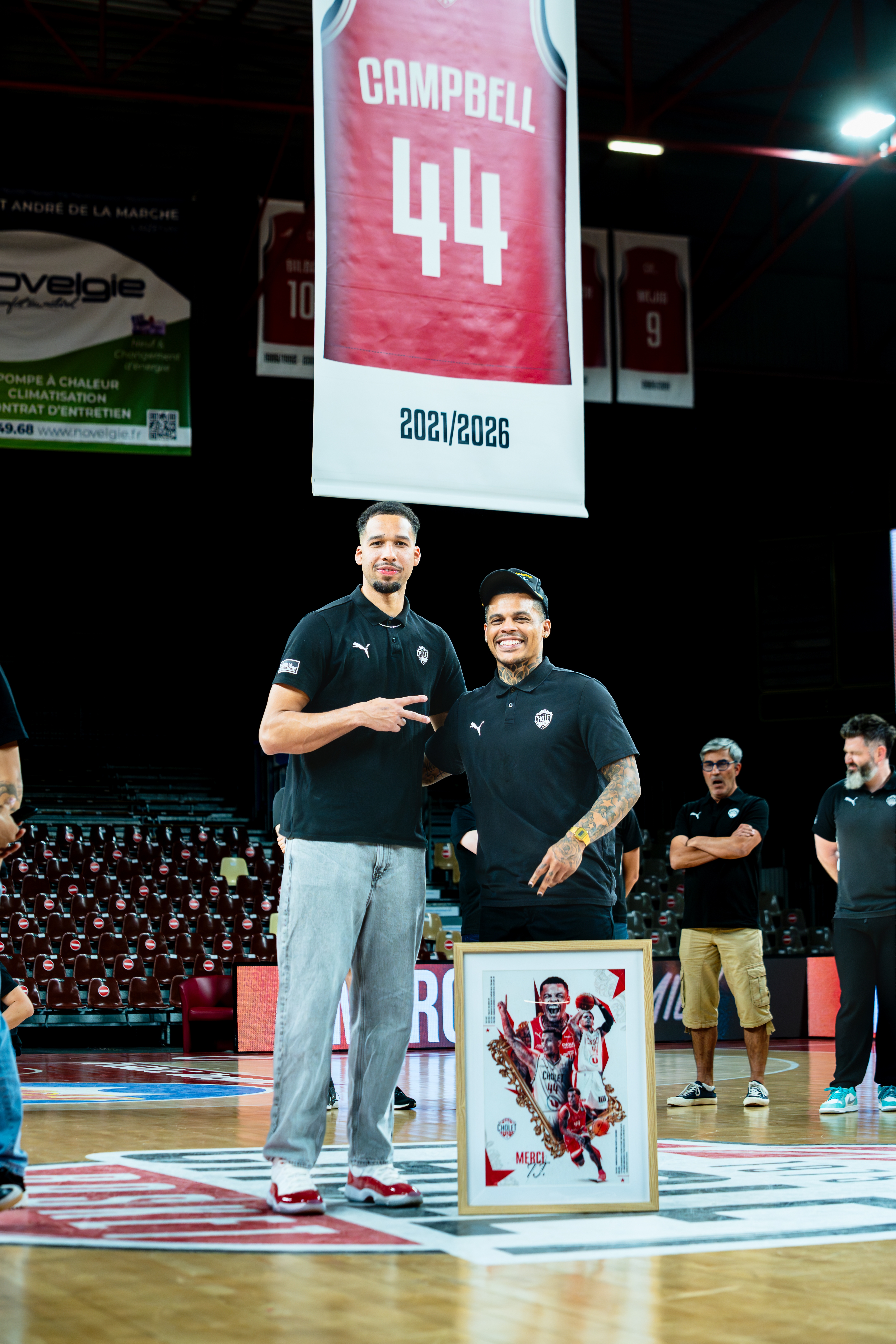 Keshawn Justice et T.J. Campbell - @REVIOO.MOV